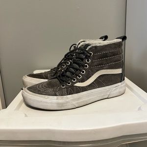 Van High tops with lined with faux fur